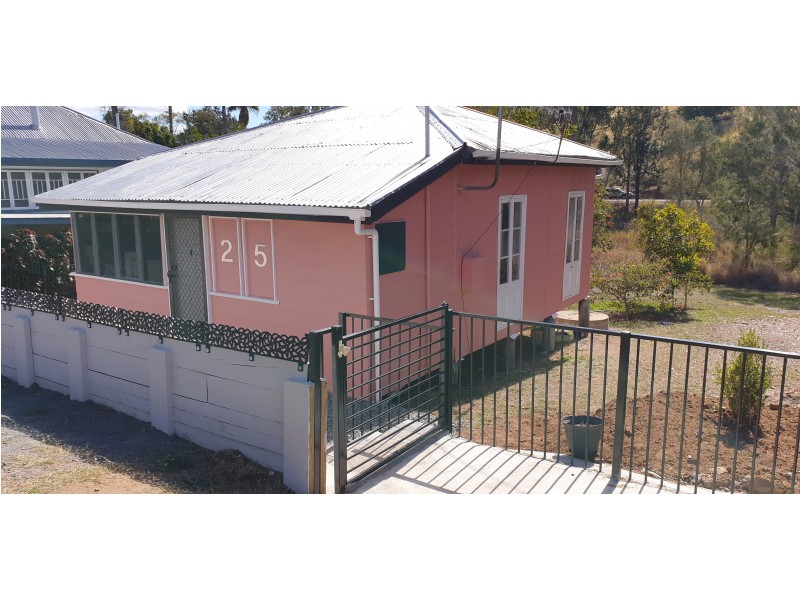 25 River St, Mount Morgan QLD 4714
