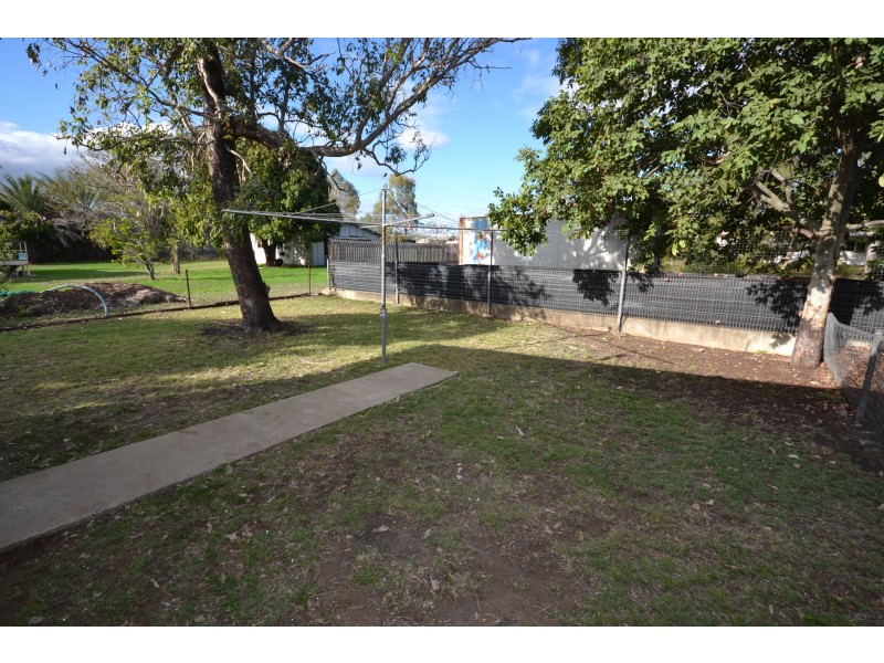 Unit 2/38 Arthur St, Gracemere QLD 4702