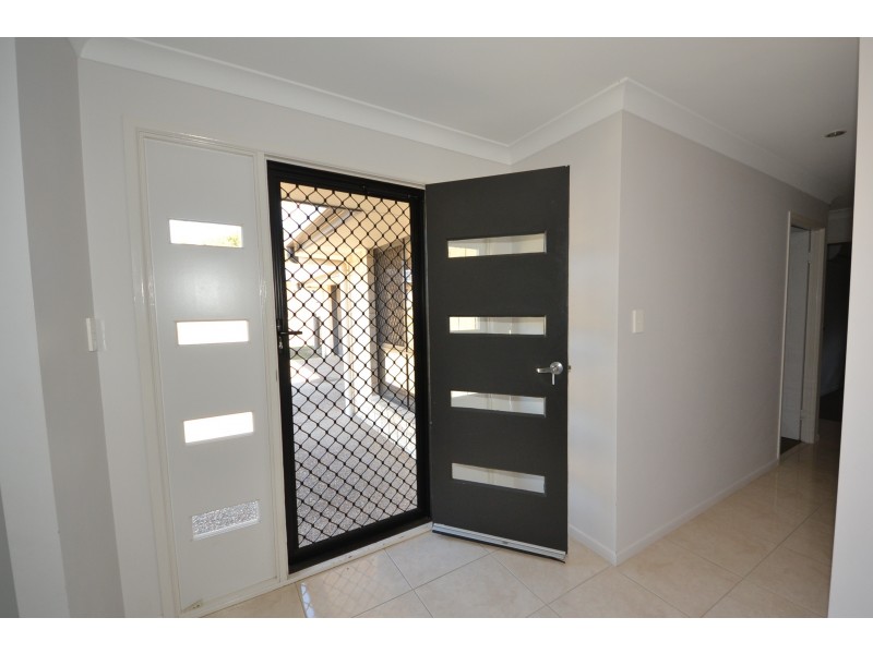 8 Bryce Ct, Gracemere QLD 4702