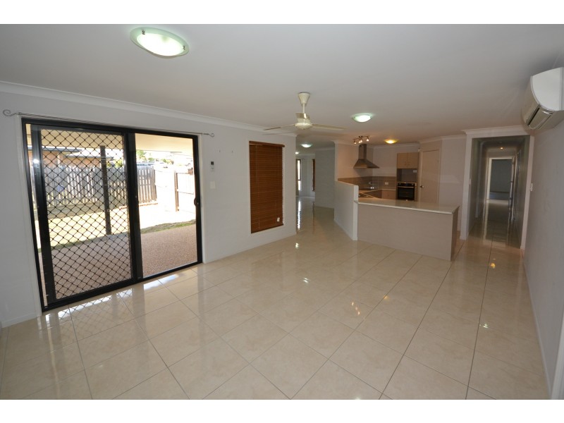 8 Bryce Ct, Gracemere QLD 4702