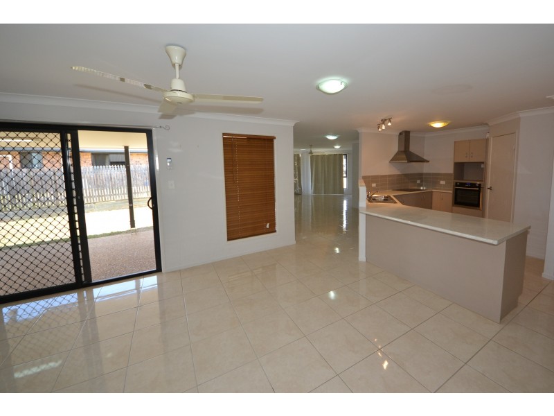 8 Bryce Ct, Gracemere QLD 4702