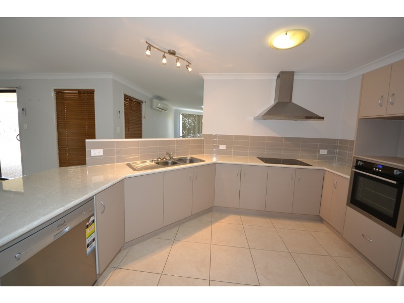 8 Bryce Ct, Gracemere QLD 4702