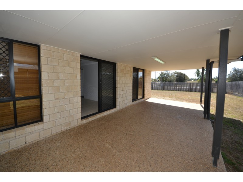 8 Bryce Ct, Gracemere QLD 4702