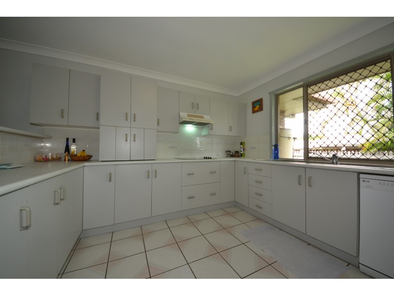 11 Blyth Avenue, Gracemere QLD 4702