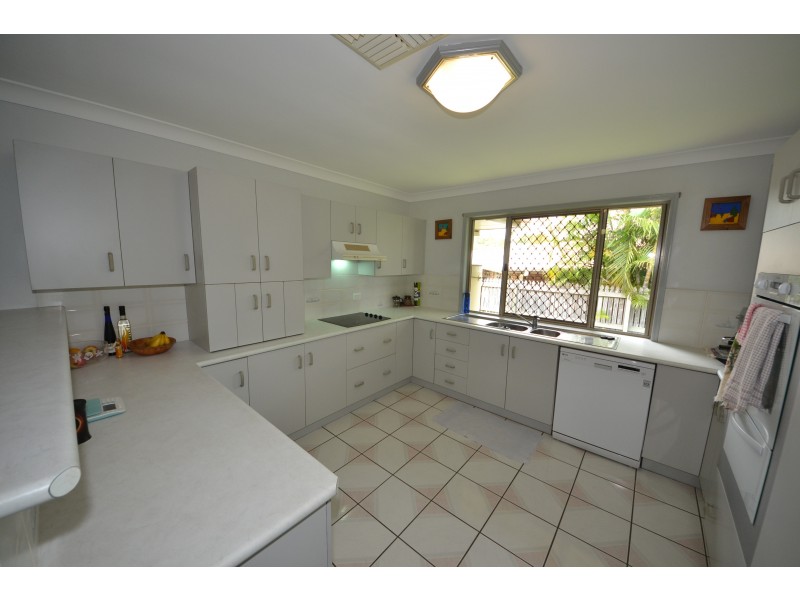 11 Blyth Avenue, Gracemere QLD 4702