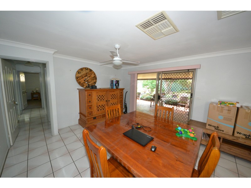 11 Blyth Avenue, Gracemere QLD 4702