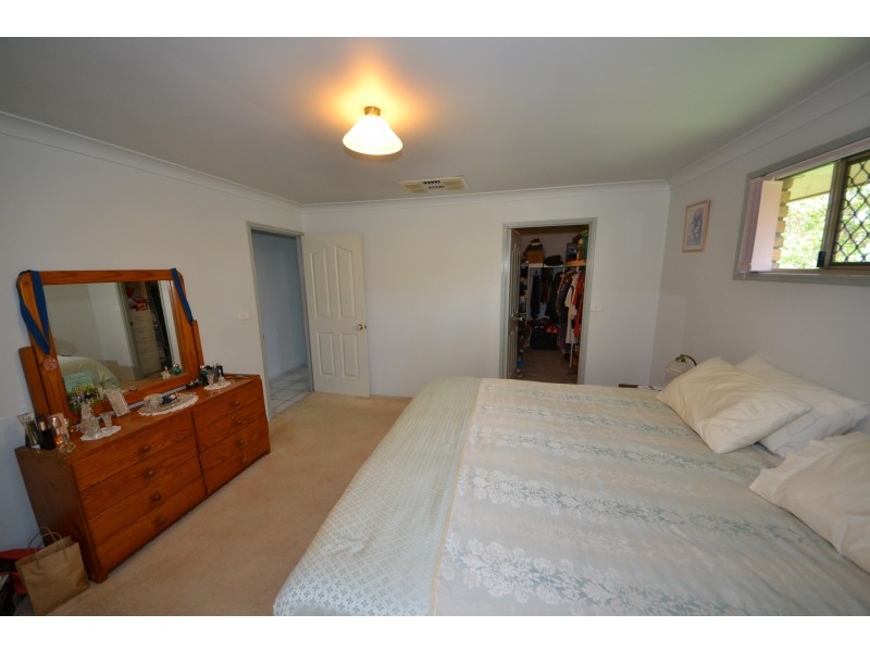 11 Blyth Avenue, Gracemere QLD 4702
