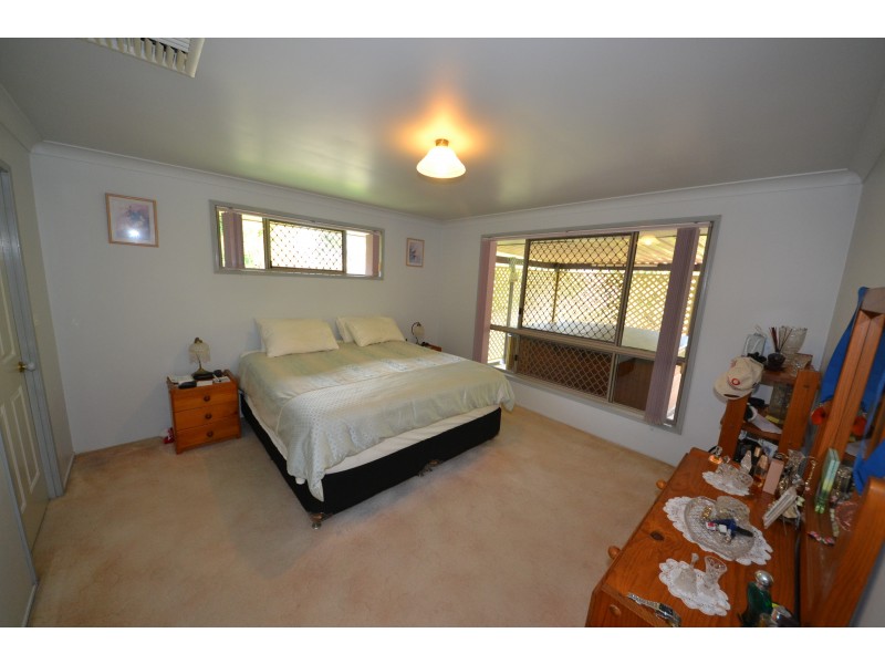 11 Blyth Avenue, Gracemere QLD 4702