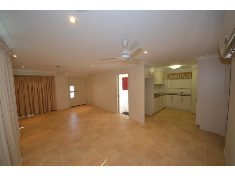 Unit 2/13 O’shanesy St, Gracemere QLD 4702