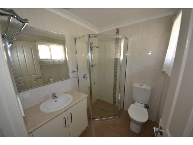Unit 2/13 O’shanesy St, Gracemere QLD 4702