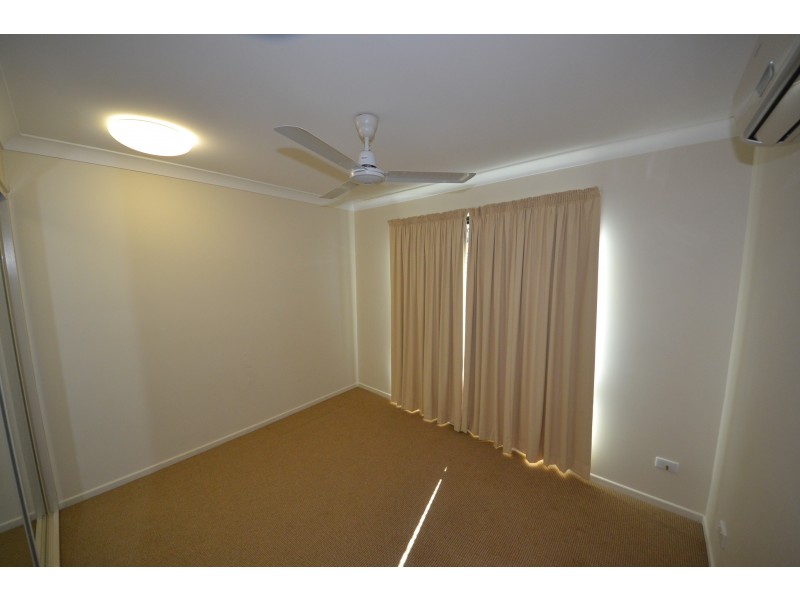 Unit 2/13 O’shanesy St, Gracemere QLD 4702