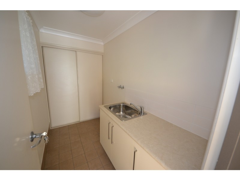 Unit 2/13 O’shanesy St, Gracemere QLD 4702