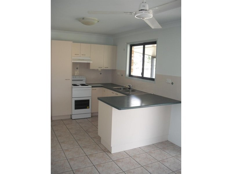 100 Donovan Cres, Gracemere QLD 4702