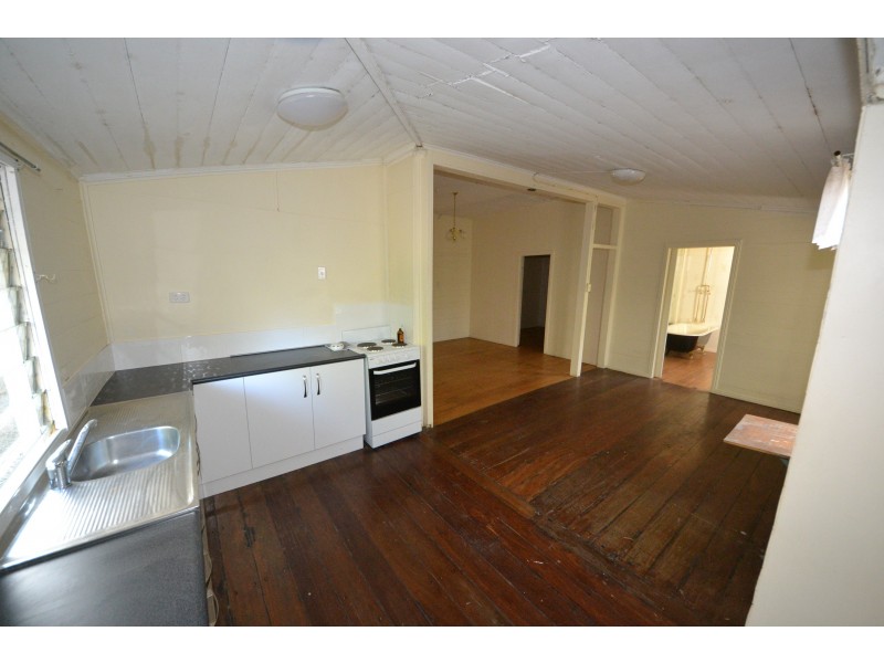 79 River St, Mount Morgan QLD 4714