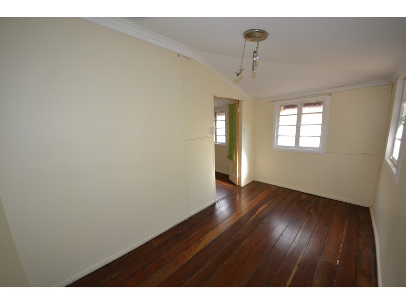 79 River St, Mount Morgan QLD 4714
