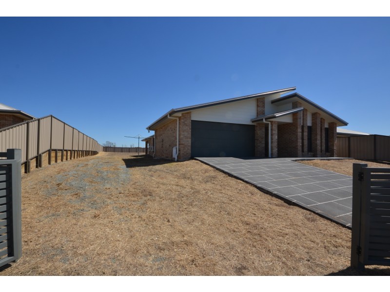 14 Anna Meares Ave, Gracemere QLD 4702