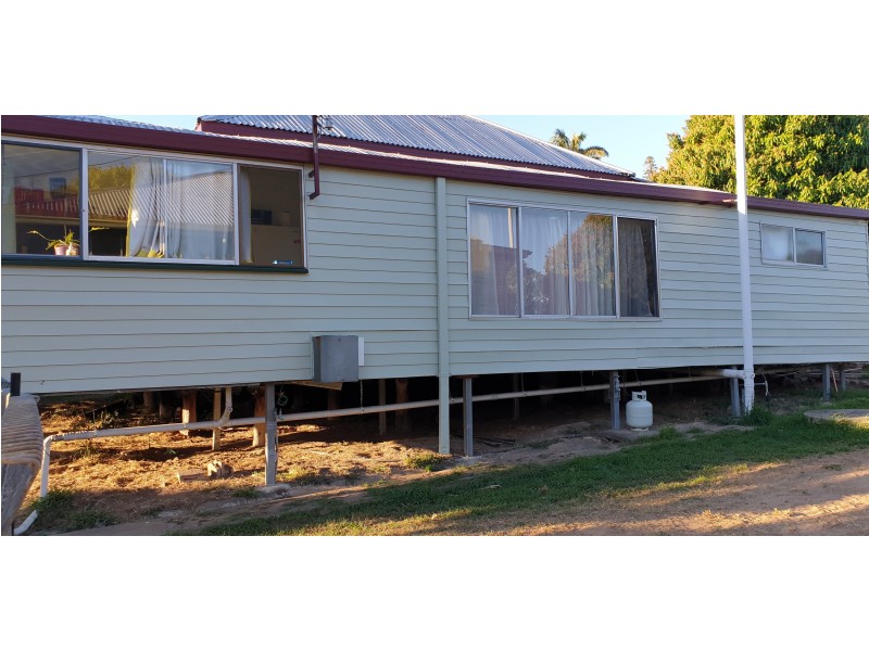 83 James St, Mount Morgan QLD 4714