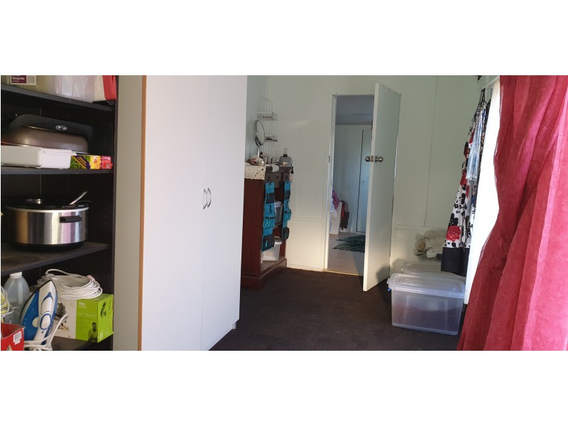 83 James St, Mount Morgan QLD 4714