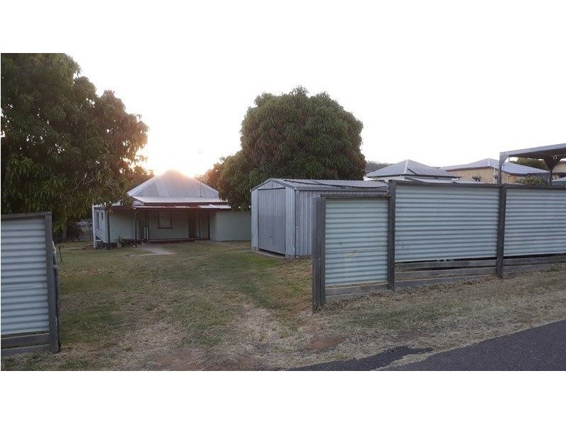 83 James St, Mount Morgan QLD 4714