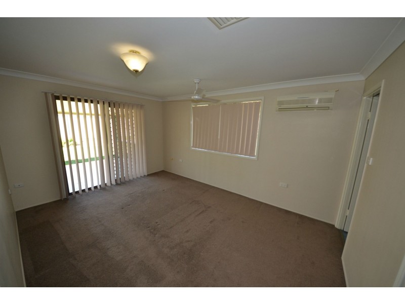 8 Lamb Avenue, Gracemere QLD 4702