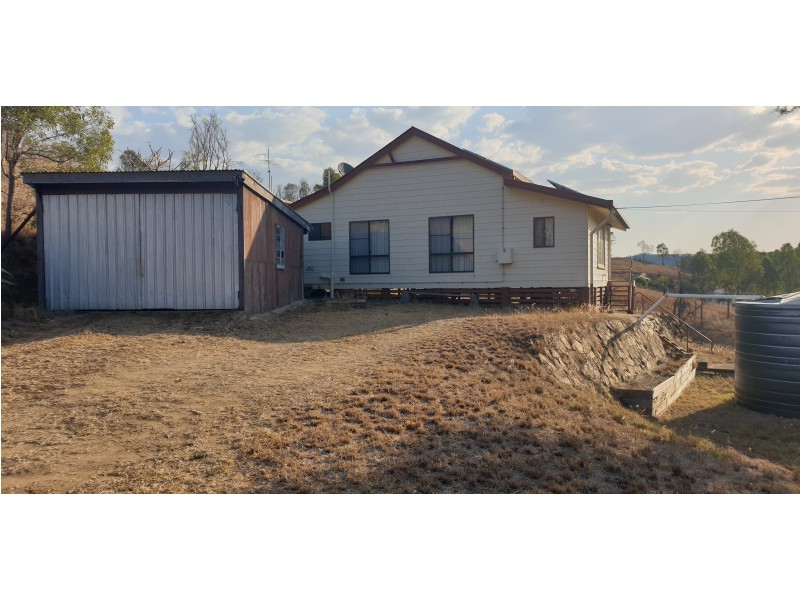 28 William St, Mount Morgan QLD 4714