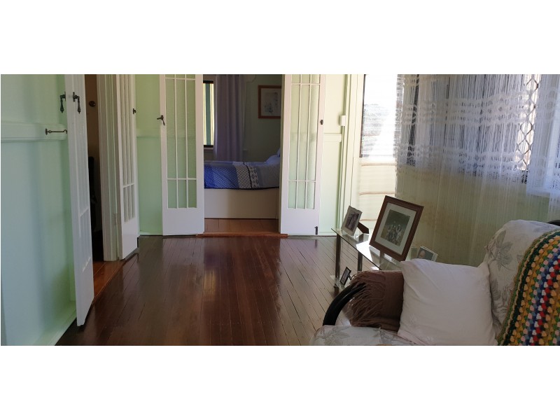 2 Nicholson St, Mount Morgan QLD 4714