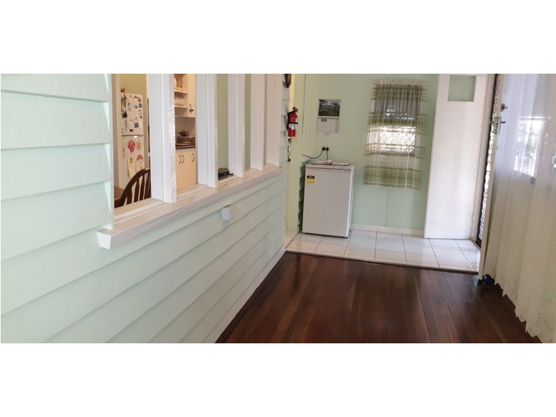 2 Nicholson St, Mount Morgan QLD 4714