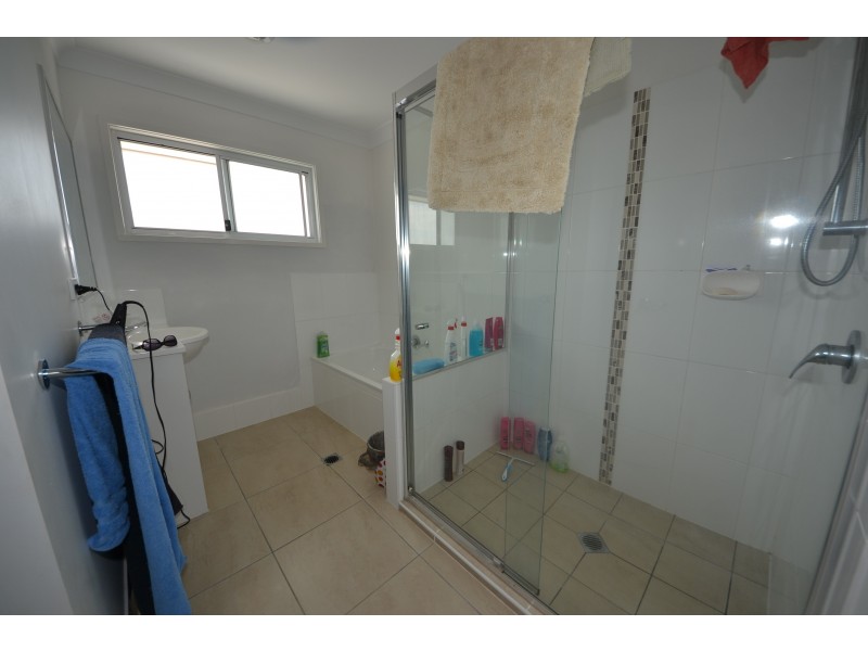 1 Belltrees Pl, Gracemere QLD 4702