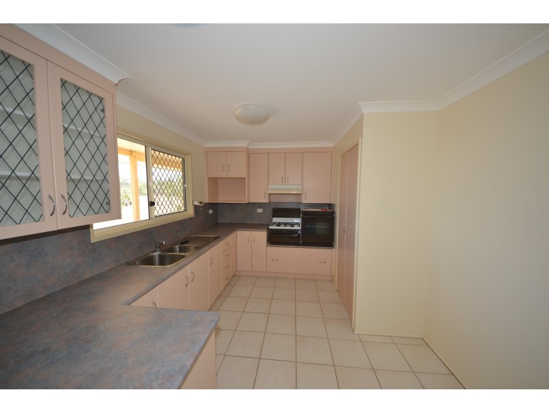13 Gum Tree Ave, Bouldercombe QLD 4702