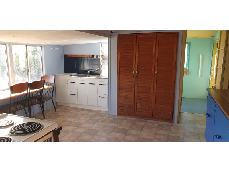 11 Pheasant Creek Rd, Wowan QLD 4702