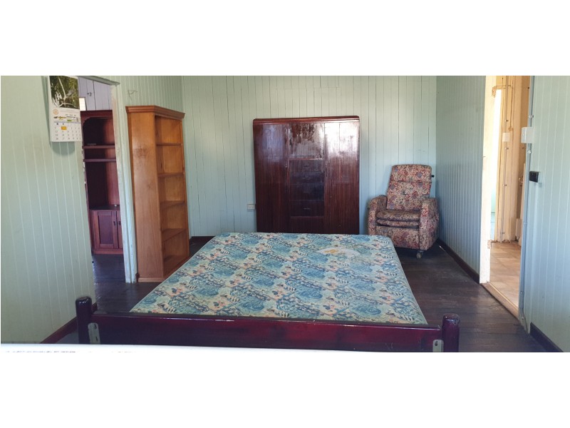 11 Pheasant Creek Rd, Wowan QLD 4702