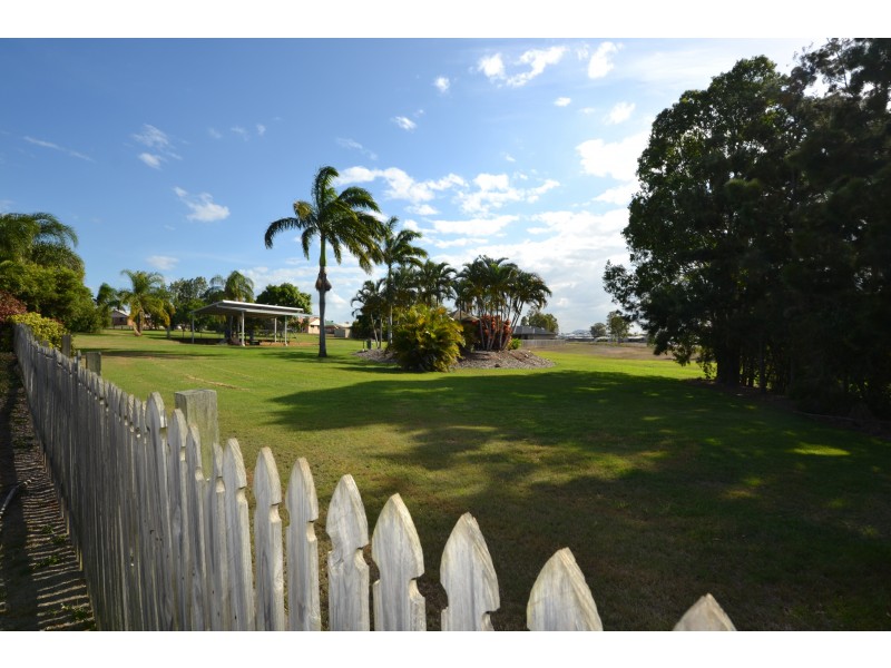 12 Rosewood Ave, Gracemere QLD 4702