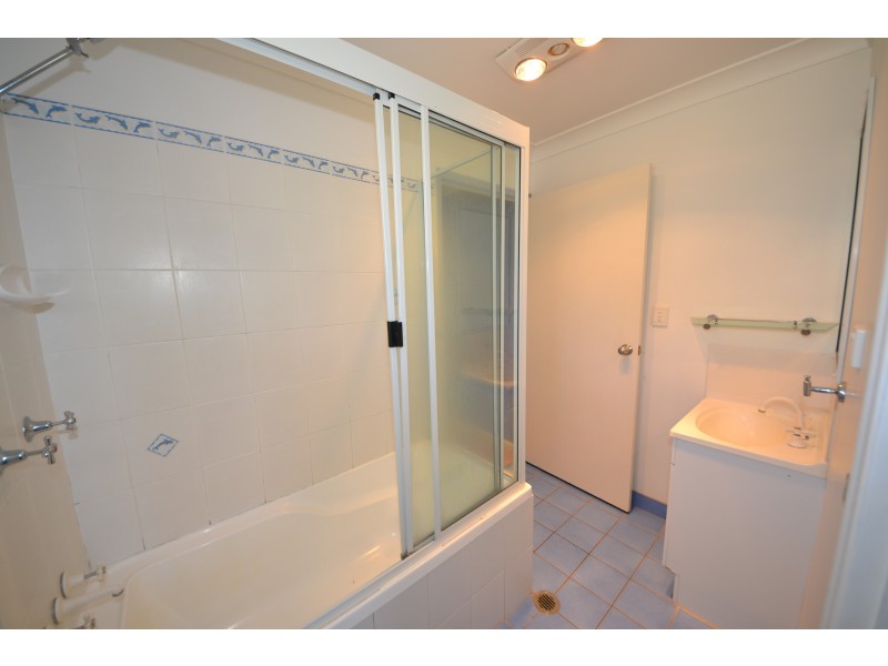 12 Rosewood Ave, Gracemere QLD 4702