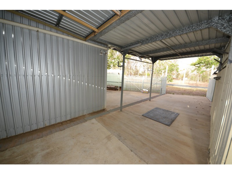 5 School St, Bajool QLD 4699