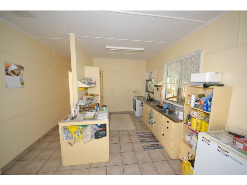 5 School St, Bajool QLD 4699