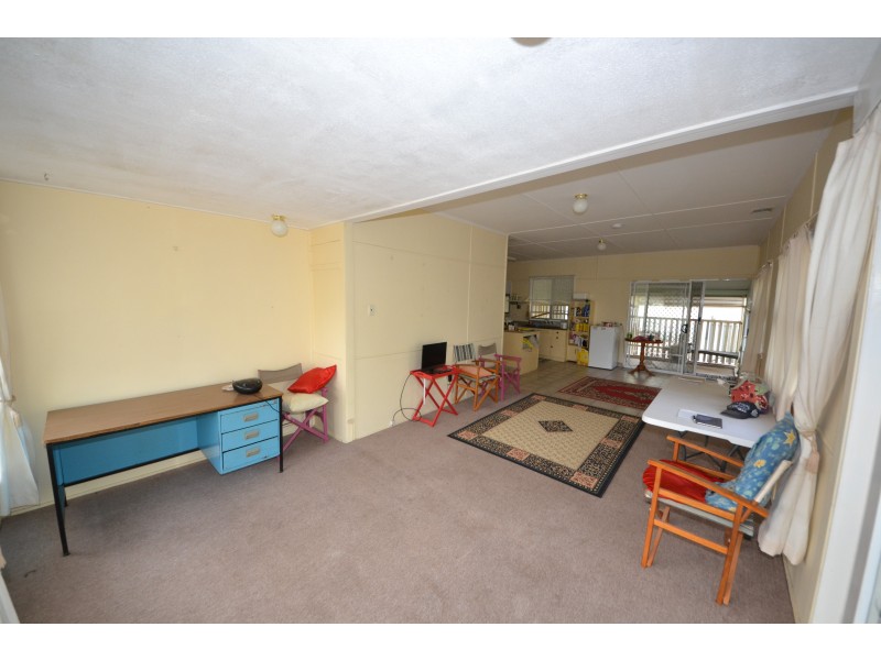 5 School St, Bajool QLD 4699