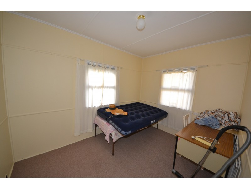 5 School St, Bajool QLD 4699