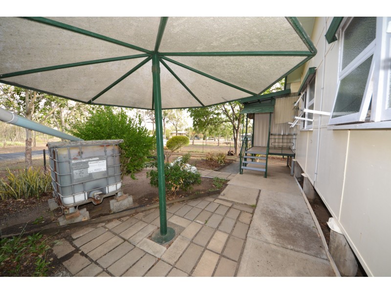 5 School St, Bajool QLD 4699