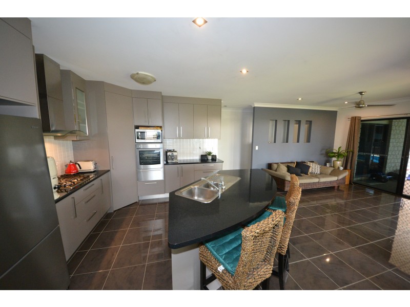 19 Broadhurst Dr, Gracemere QLD 4702