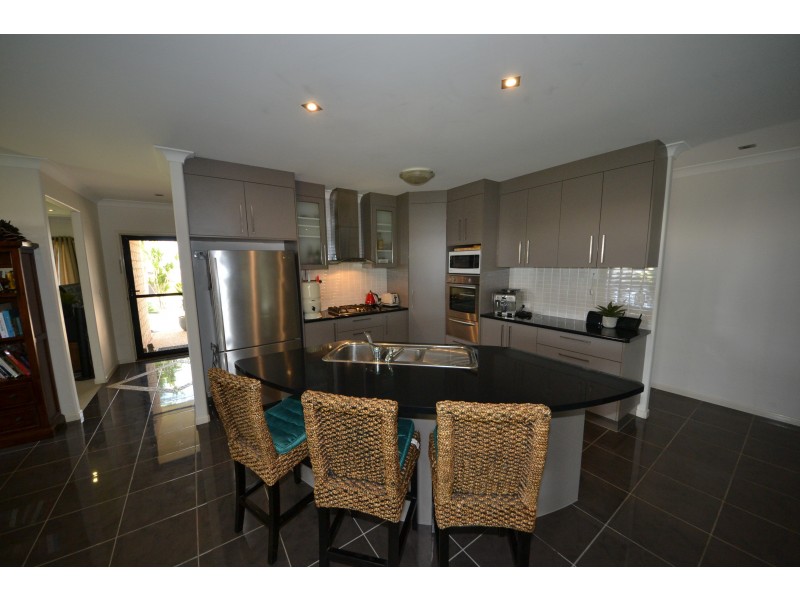 19 Broadhurst Dr, Gracemere QLD 4702