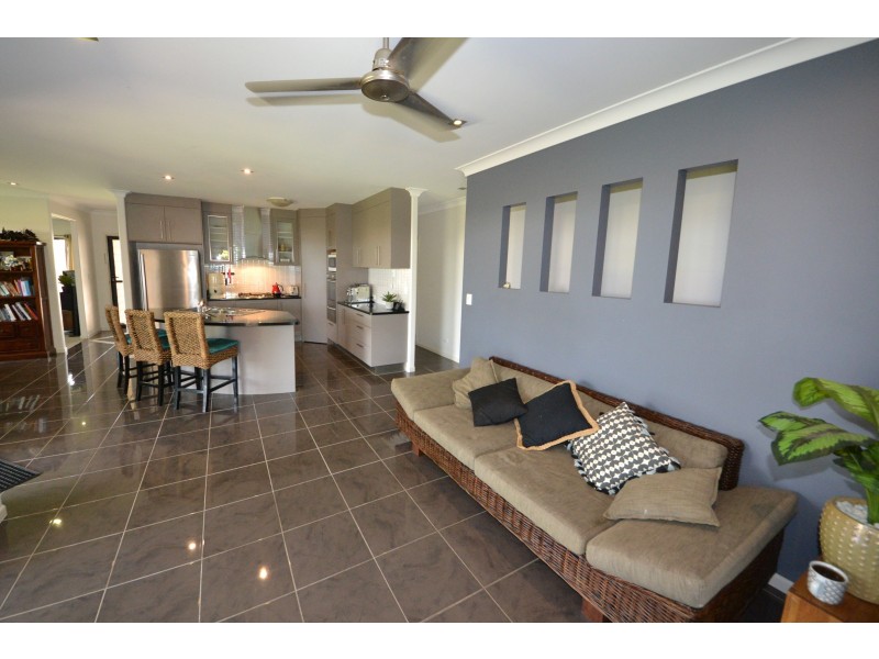 19 Broadhurst Dr, Gracemere QLD 4702