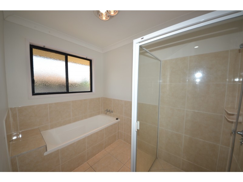 3 Cockatoo Ct, Gracemere QLD 4702