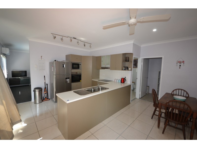 54 Pattison St, Mount Morgan QLD 4714