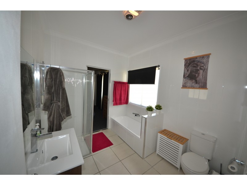 54 Pattison St, Mount Morgan QLD 4714