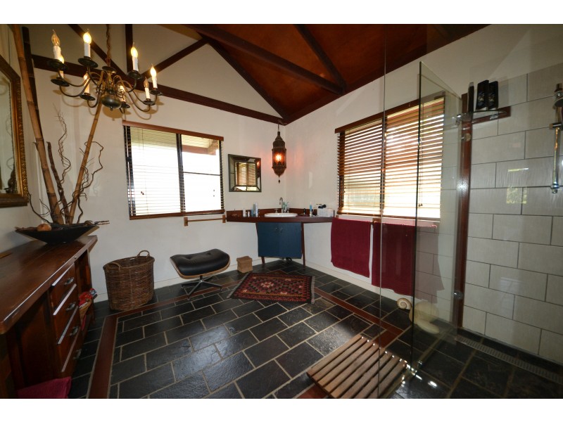 50 Stanley Rd, Gracemere QLD 4702