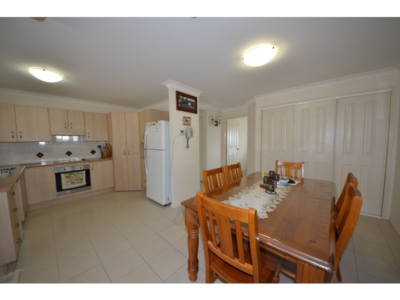 28 Lucas St, Gracemere QLD 4702