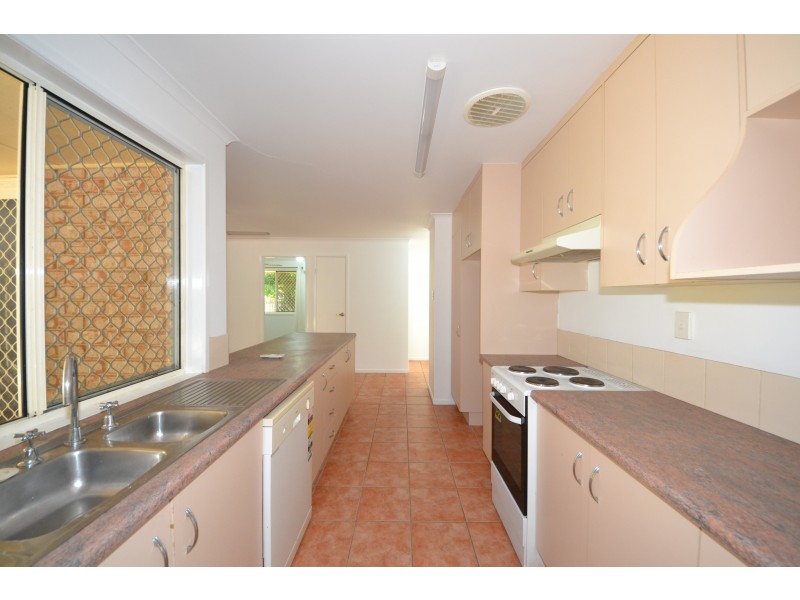 18 Rosewood Ave, Gracemere QLD 4702