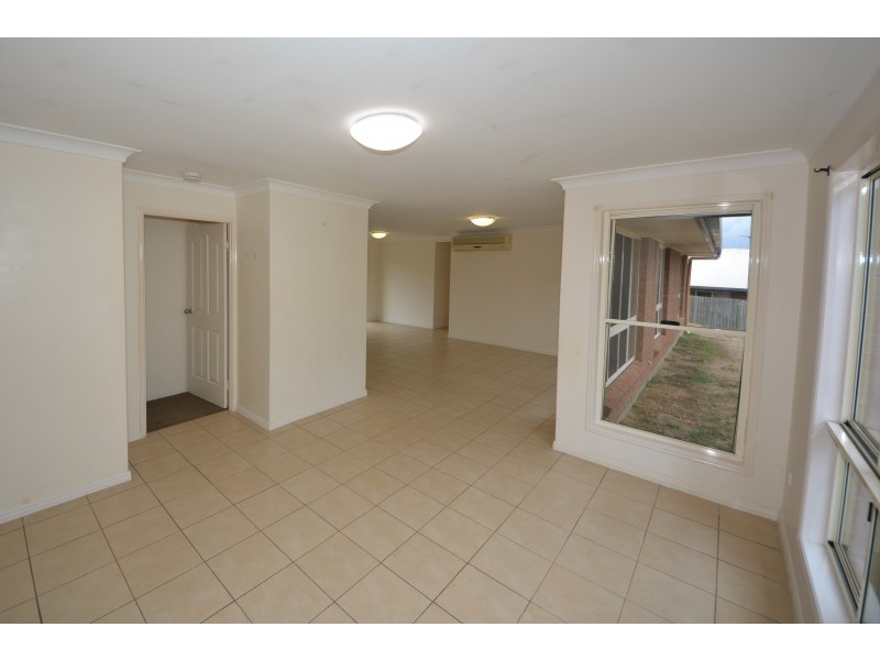 3 Louise Ct, Gracemere QLD 4702