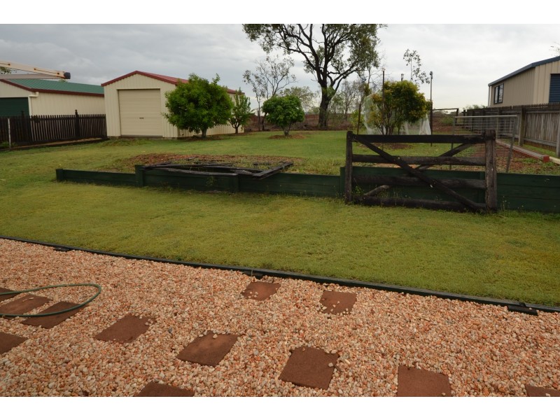 18 Zamia Way, Gracemere QLD 4702