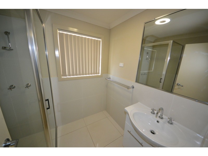 16 Koolamarra Drive, Gracemere QLD 4702